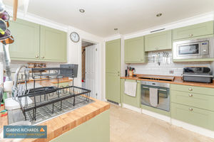 Kitchen- click for photo gallery